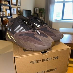 Yeezy Boost 700 Mauve